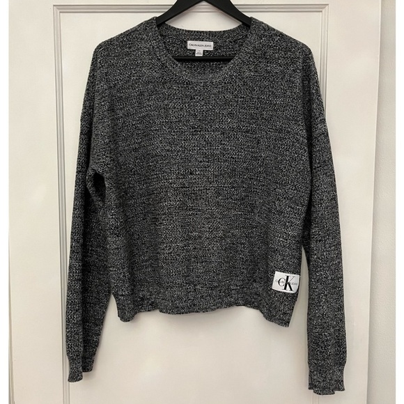 Calvin Klein oversized Heather Gray long crop sweater.  Crew neck Size Large - Picture 10 of 10